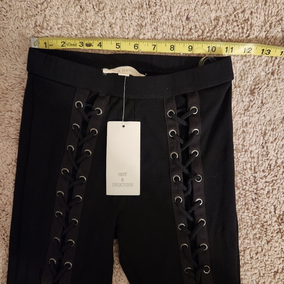 Hot & Delicious Black Corset Leggings Size Small - Picture 6 of 8